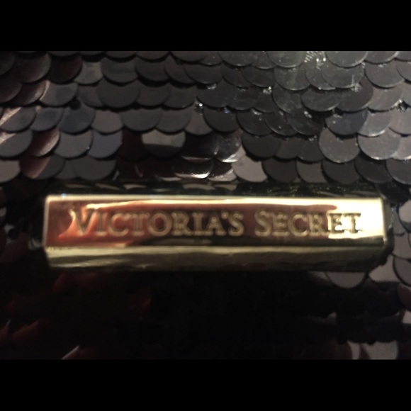 Victoria's Secret Handbags - Victoria’s Secret’s Black & Gold Sequined Clutch